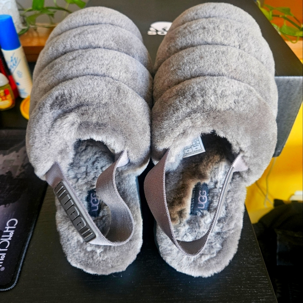 Super Fluff Slippers by UGG